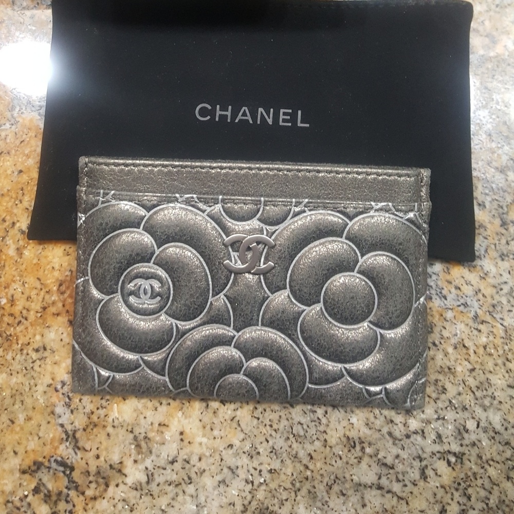 SOLD!! Chanel Iridescent silver card holder NIB